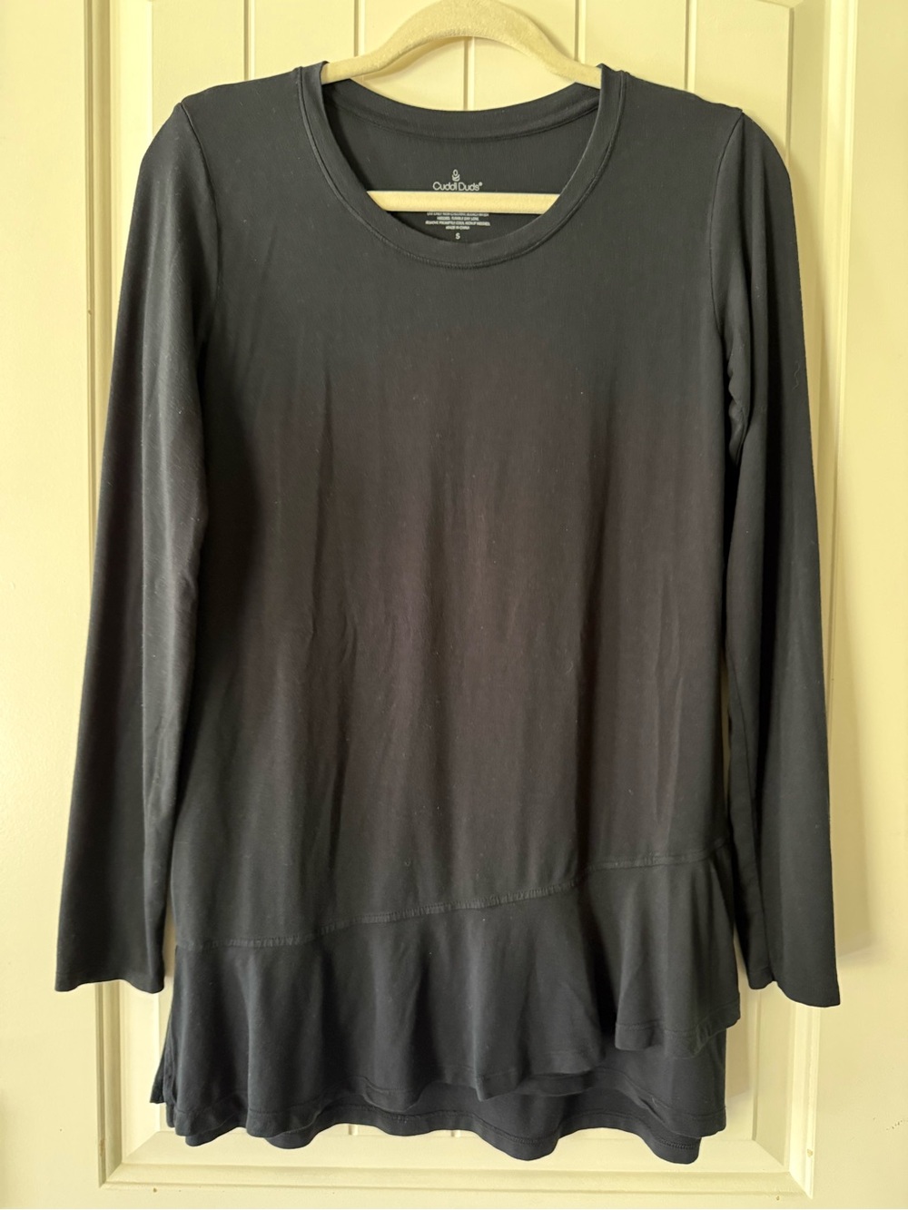 Cuddl Duds Softwear with Stretch Crossover Ruffle Hem Tunic. EUC Small